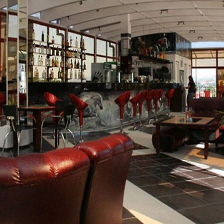 Ambaritsa Hotel Gorna Oryakhovitsa Exteriör bild